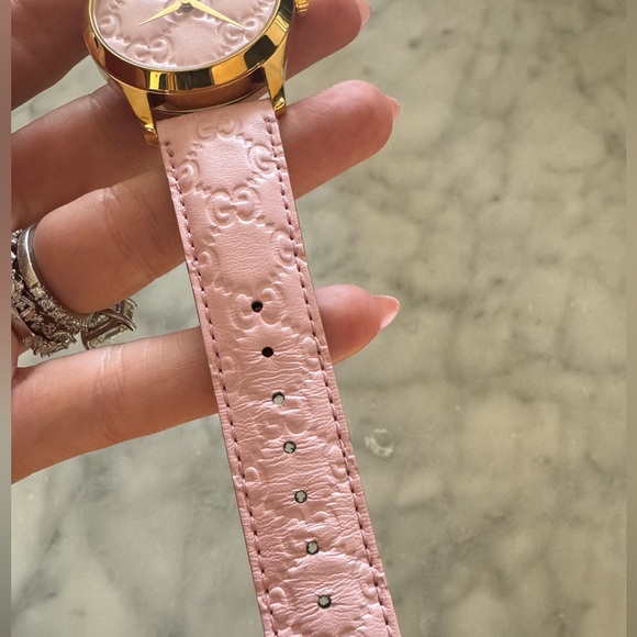 ✨LIKE NEW, RARE✨ Gucci G-Timeless Watch in Gold and Pink with Bee AUTHENTIC - Picture 7 of 9